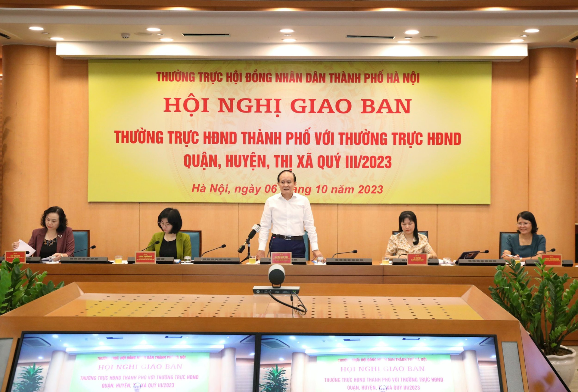 Chủ tịch HĐND TP Hà Nội yêu cầu rà soát công tác lấy phiếu tín nhiệm  - Ảnh 1.