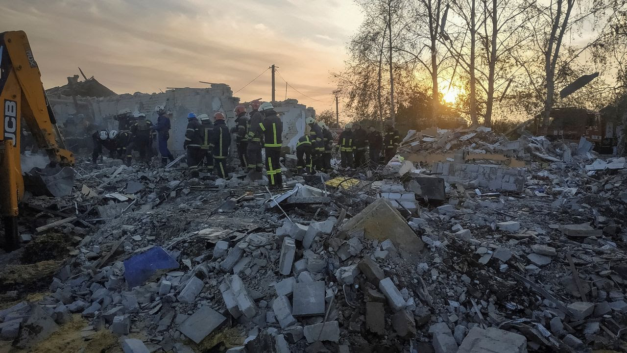 Ukraine tố Nga tấn công Kharkov, làm 51 người thiệt mạng  - Ảnh 1.