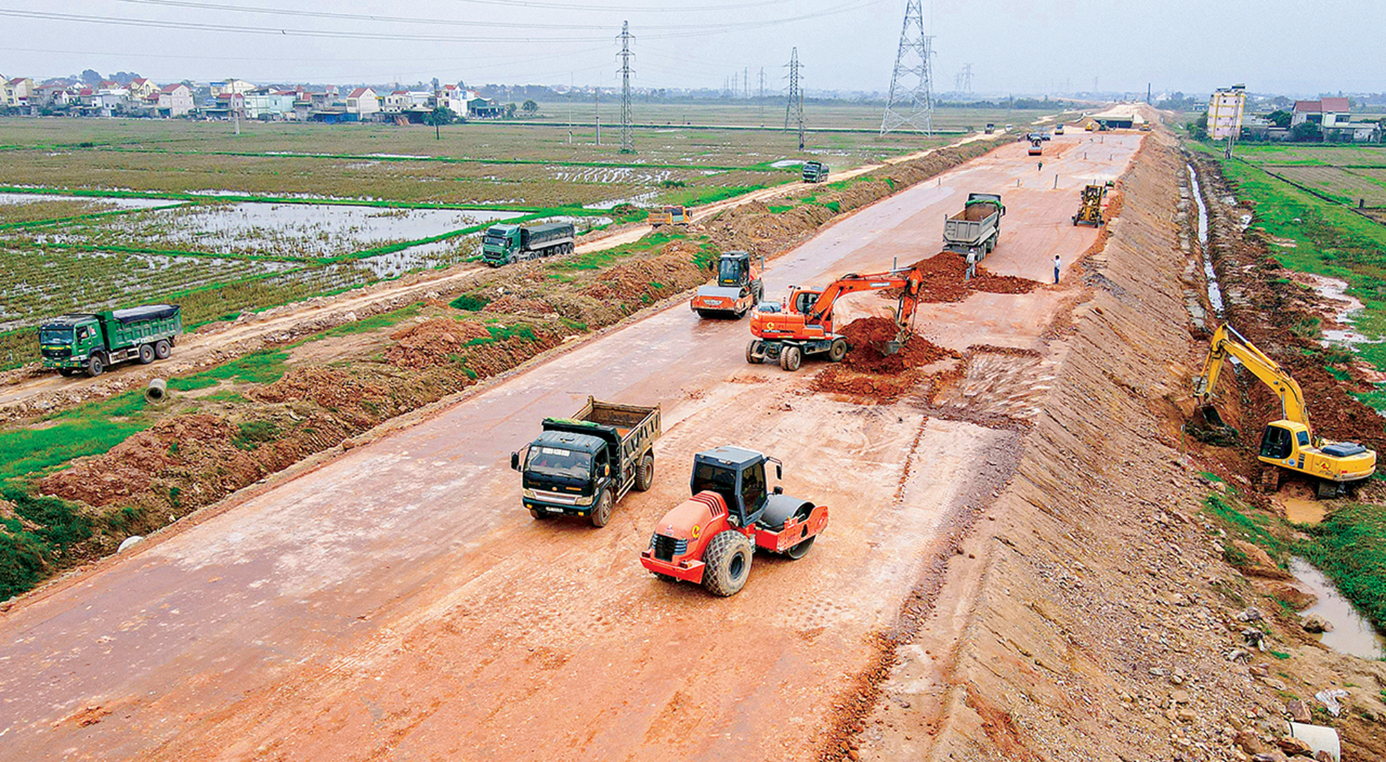 Nhà thầu Tập đoàn Cienco4 thi công cao tốc Bắc - Nam đoạn Nghi Sơn - Diễn Châu (chụp tháng 11.2022). Ảnh: Tạ Hải.