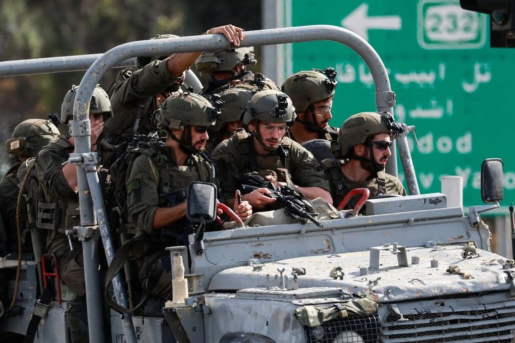 Israel điều 30 vạn quân, mặt trận rực lửa: Bộ trưởng Gallant lệnh 'bao vây toàn diện Gaza' - Ảnh 2.