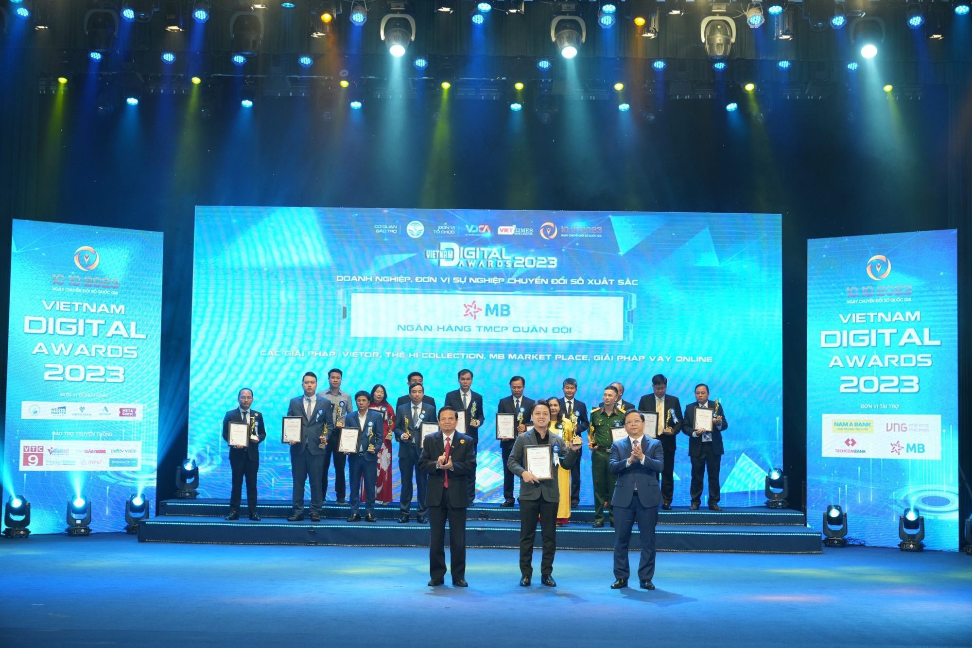 MB thắng lớn các giải thưởng trong nước và quốc tế - Ảnh 1.