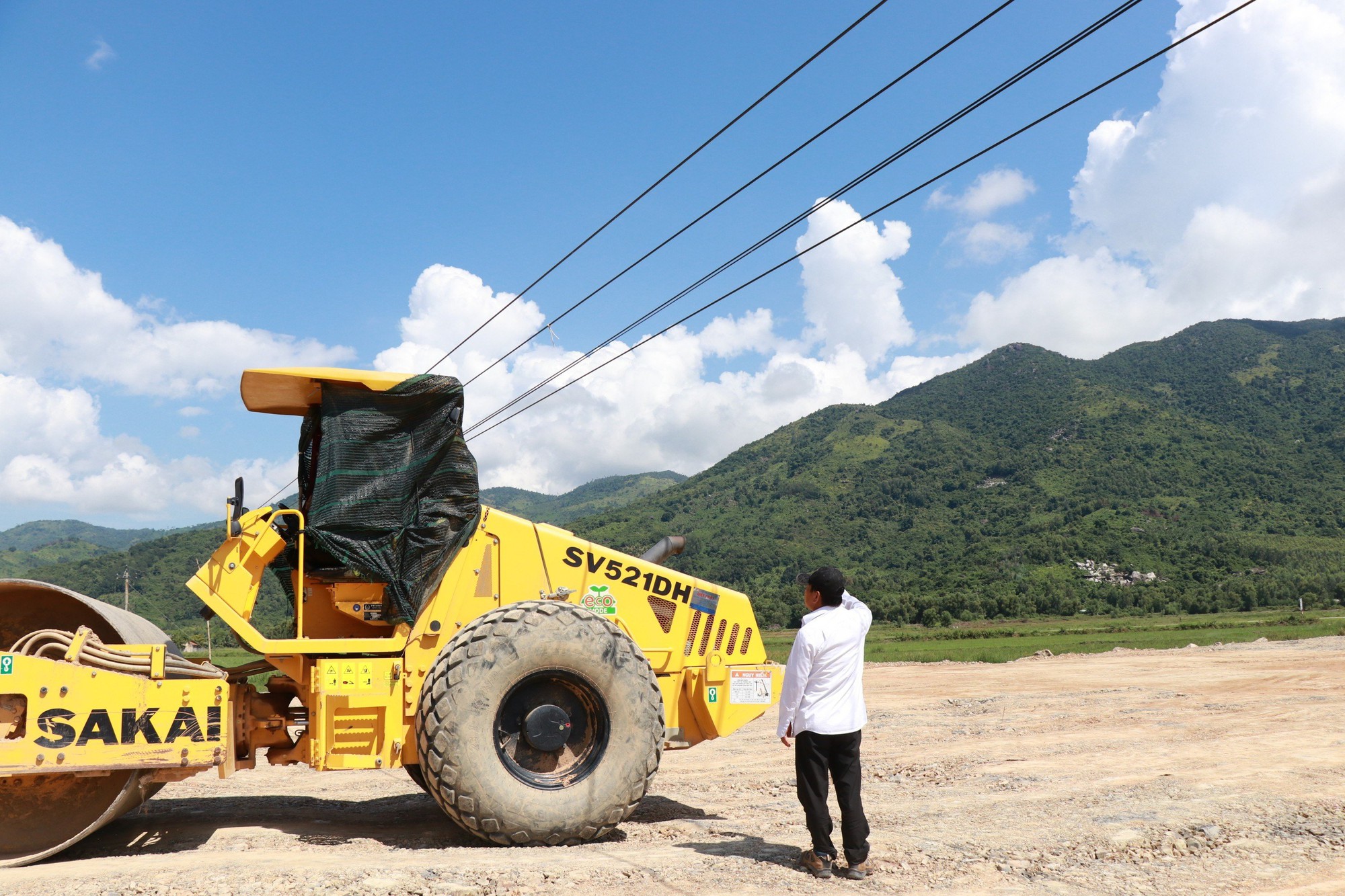 Cao tốc Vân Phong - Nha Trang: Thi công dưới “thiên la, địa võng” - Ảnh 2.