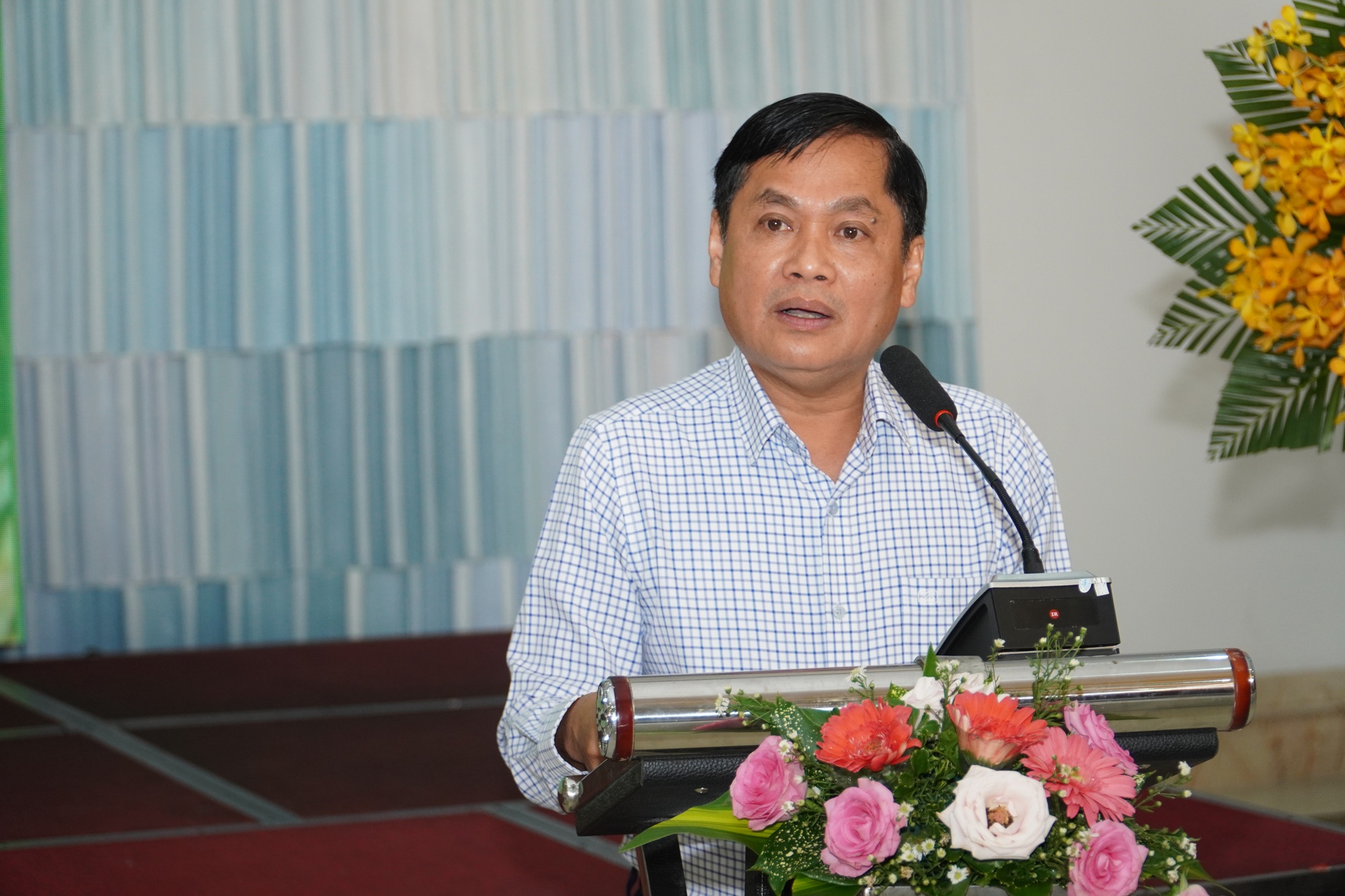 Phó chủ tịch thành phố Cần Thơ được chấp thuận thôi việc - Ảnh 1.