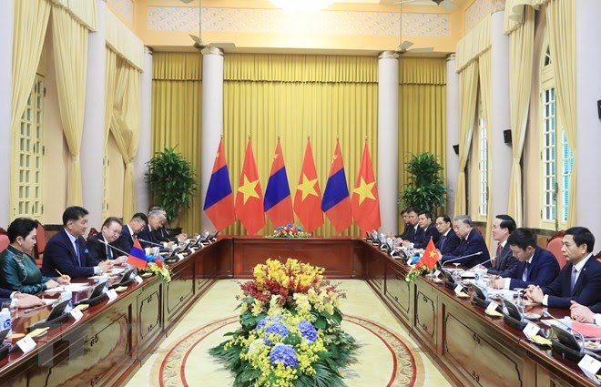 Việt Nam và Mông Cổ ký hiệp định miễn thị thực - Ảnh 2.