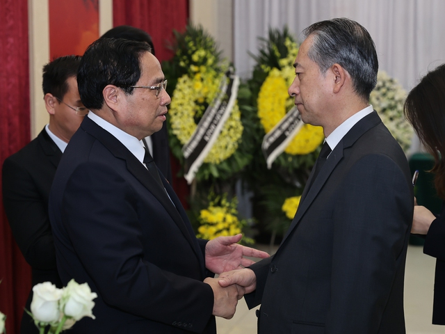 Thủ tướng Phạm Minh Chính viếng nguyên Thủ tướng Trung Quốc Lý Khắc Cường - Ảnh 3.