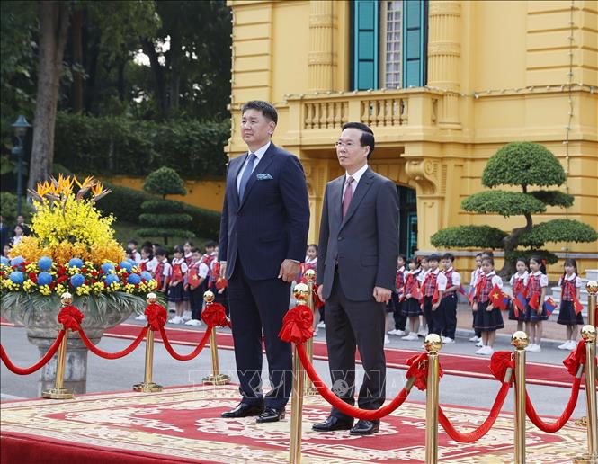 Chủ tịch nước chủ trì lễ đón Tổng thống Mông Cổ thăm cấp Nhà nước tới Việt Nam - Ảnh 4.