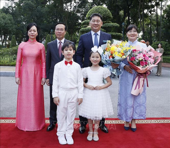 Chủ tịch nước chủ trì lễ đón Tổng thống Mông Cổ thăm cấp Nhà nước tới Việt Nam - Ảnh 6.