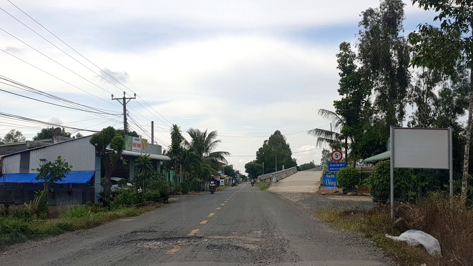 Quốc lộ N1 qua Kiên Giang xuống cấp sau 20 năm sử dụng - Ảnh 4.