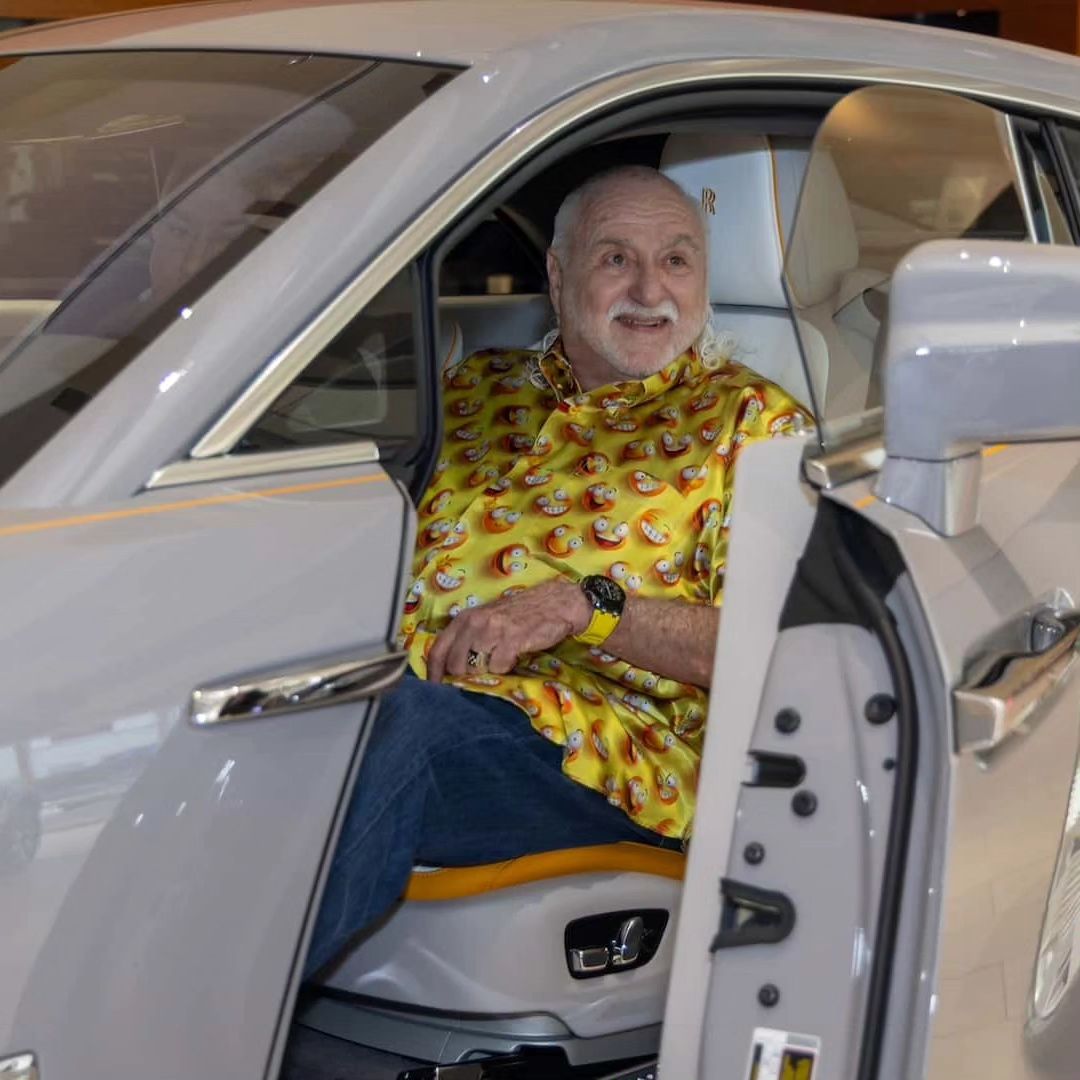 Vua nệm Mỹ ném tiền mua cặp xe điện Rolls-Royce Spectre chỉ để giành kỷ lục - Ảnh 2.