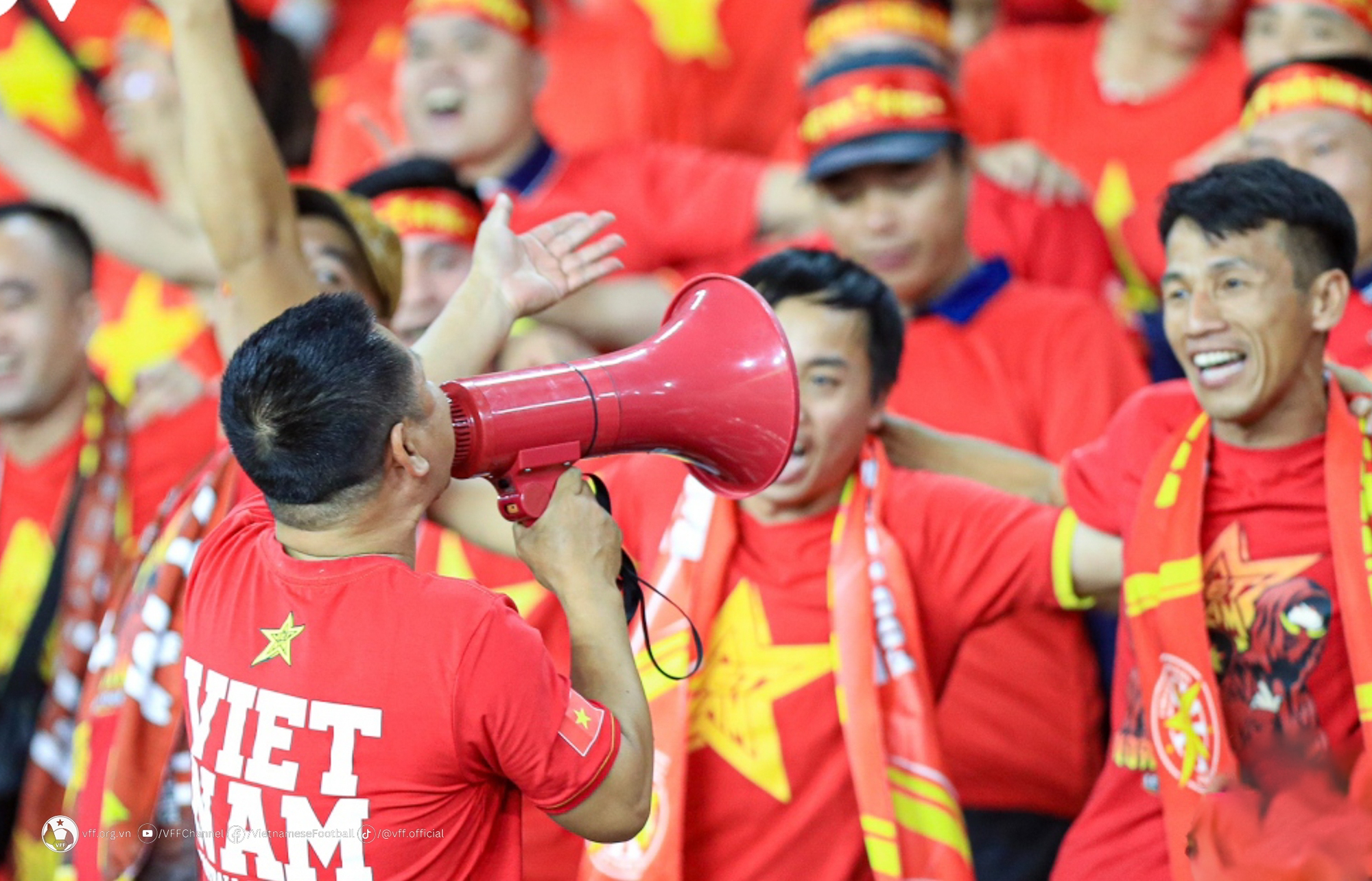 Mở bán vé online đợt 2 trận đấu giữa tuyển Việt Nam và Iraq tại vòng loại World Cup  - Ảnh 1.