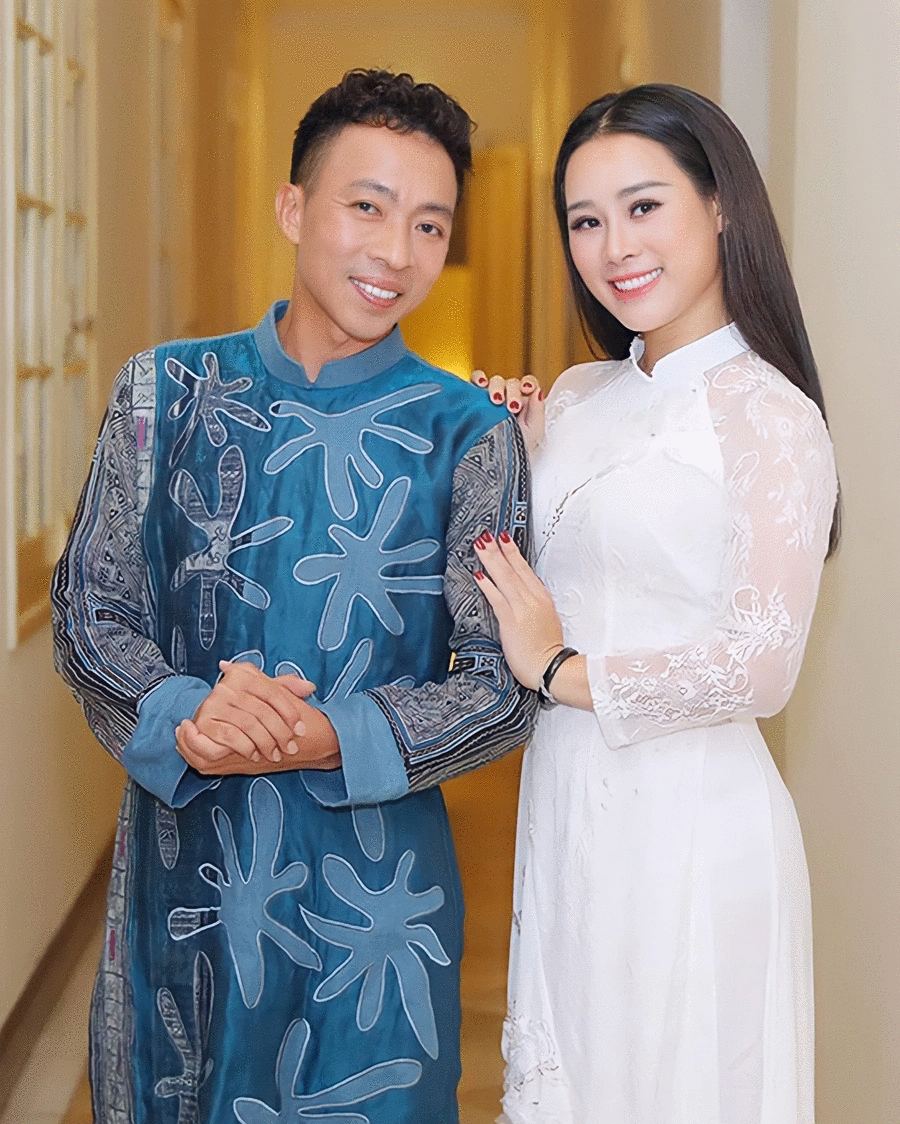 Ca sĩ Việt Hoàn ly hôn vợ kém 18 tuổi - Ảnh 1.