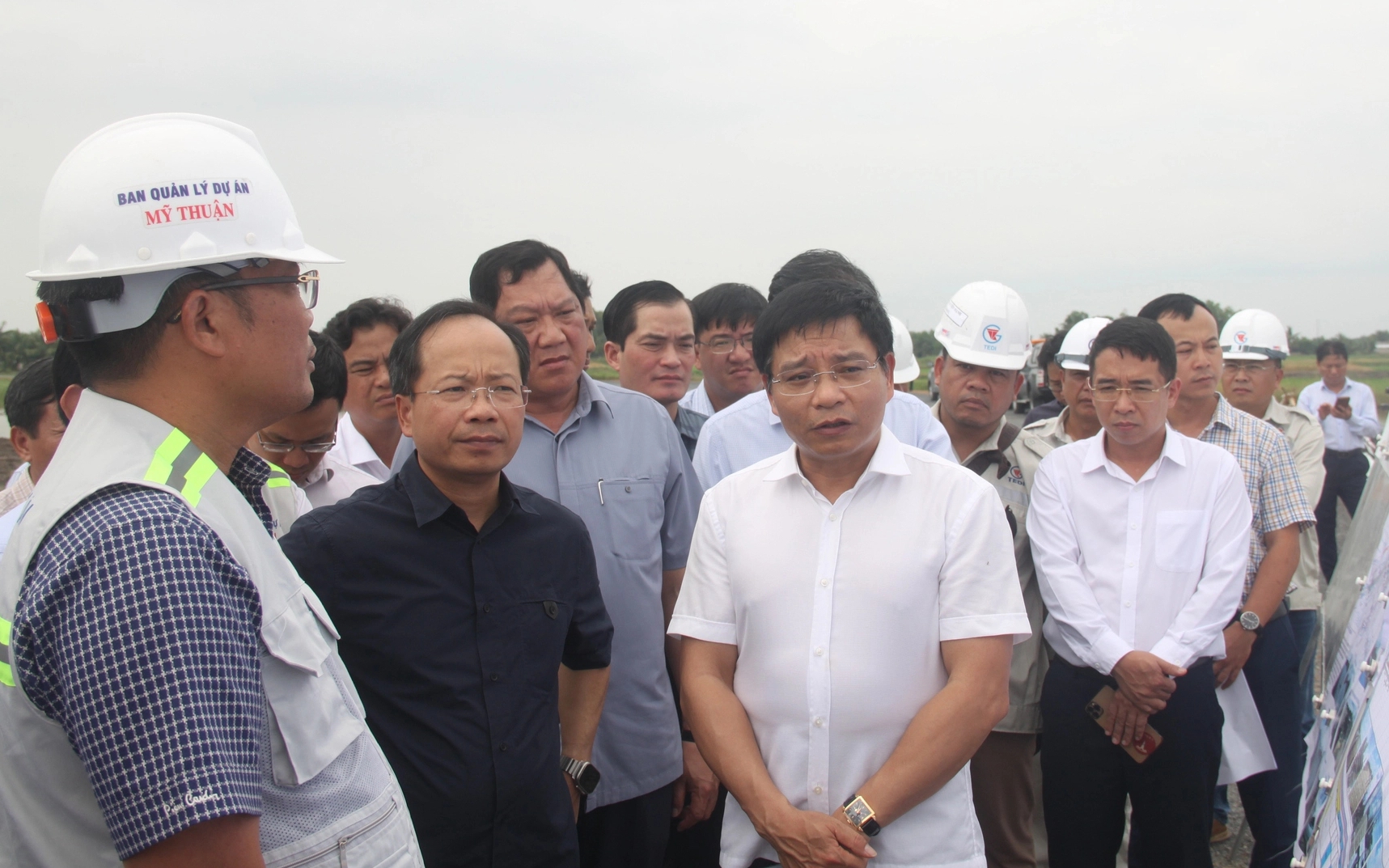 Bộ trưởng Nguyễn Văn Thắng: Nỗ lực hơn nữa, đẩy tiến độ cao tốc Hậu Giang - Cà Mau