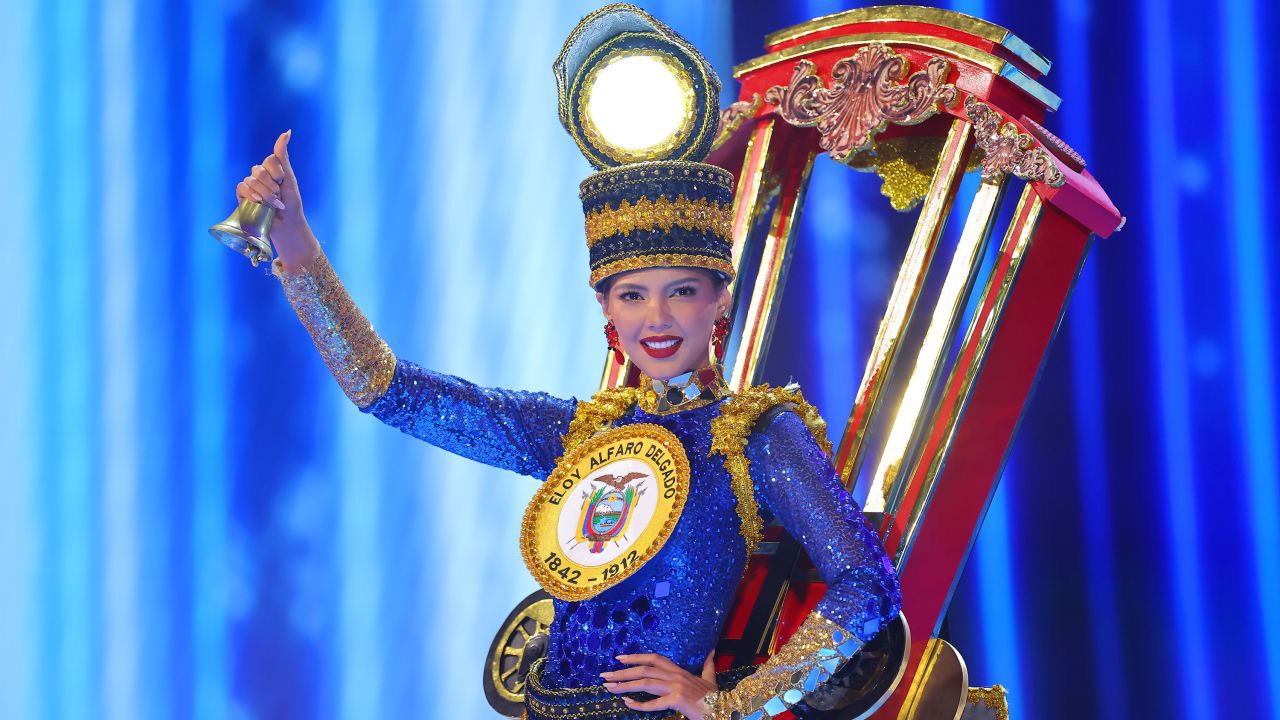 Clip: Show trình diễn trang phục dân tộc ấn tượng của các nhan sắc tại Miss Universe 2023 - Ảnh 11.