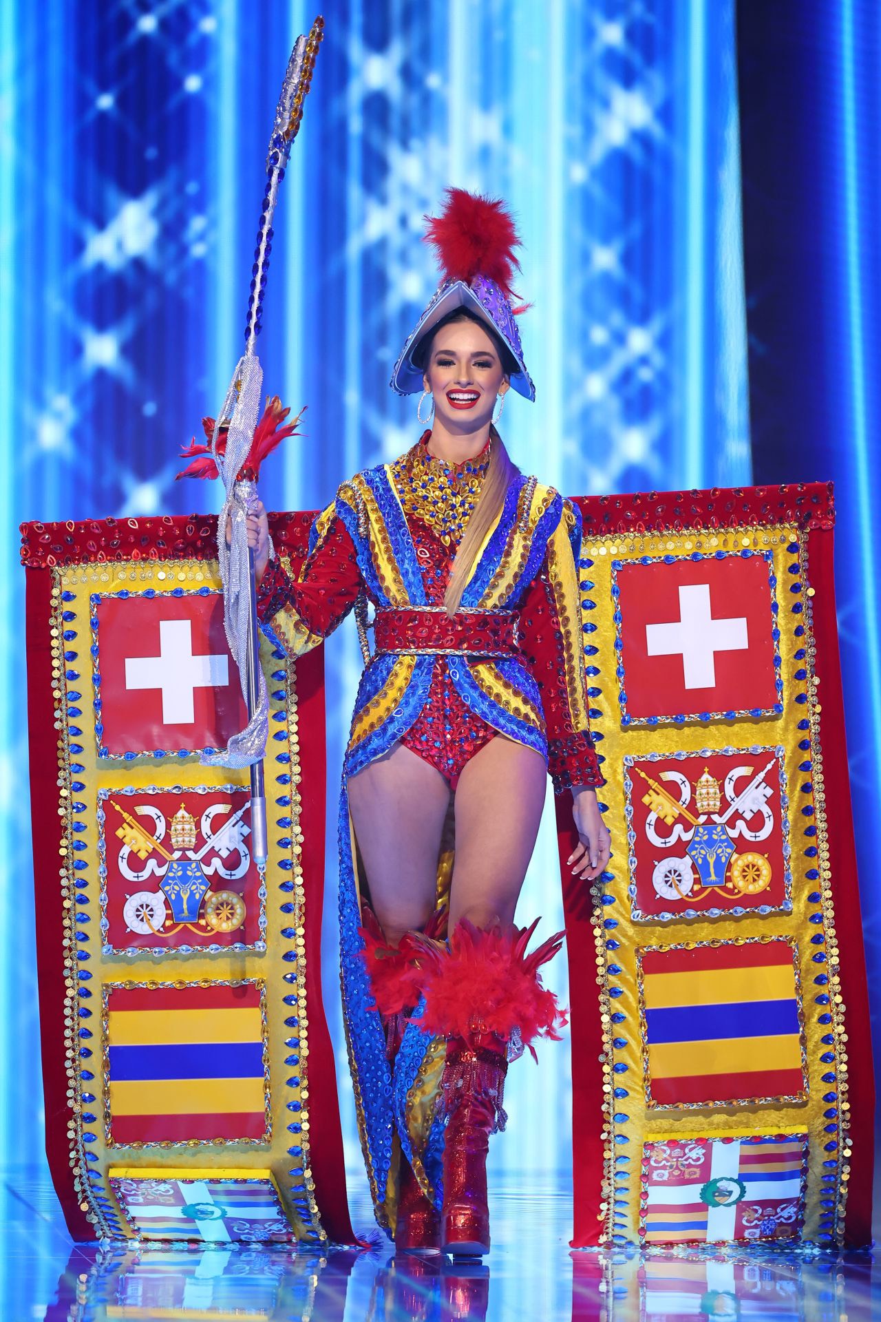 Clip: Show trình diễn trang phục dân tộc ấn tượng của các nhan sắc tại Miss Universe 2023 - Ảnh 16.