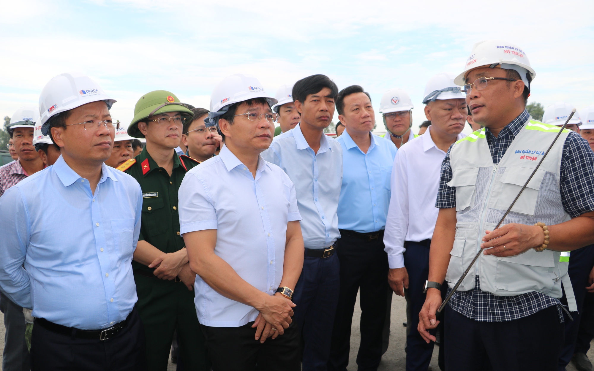 Bộ trưởng GTVT: Làm '3 ca, 4 kíp', đưa cao tốc Mỹ Thuận - Cần Thơ về đích cuối năm