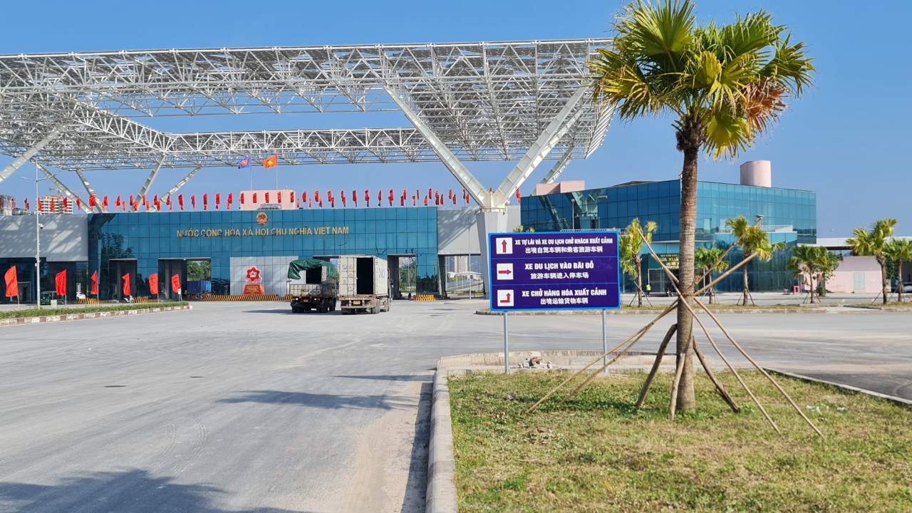 Xe du lịch tự lái qua cửa khẩu: Hướng phát triển mới ở Quảng Ninh - Ảnh 5.