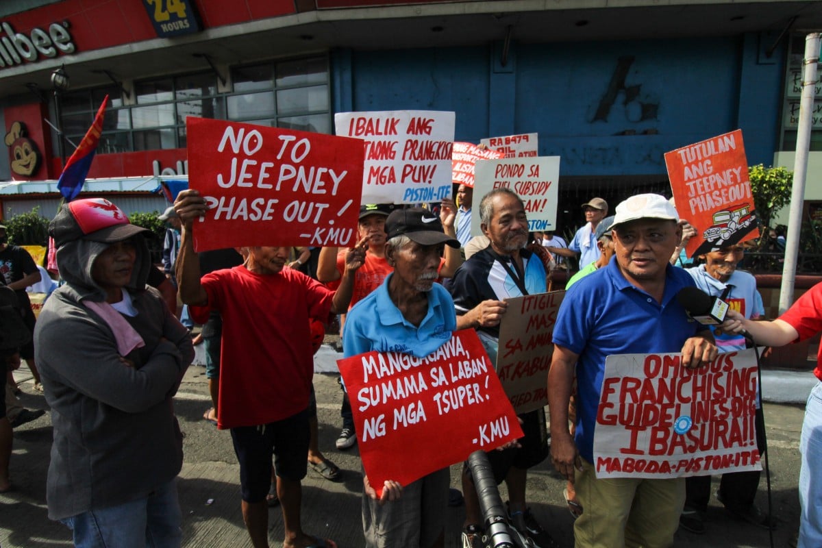 Philippines: Lái xe jeepney biểu tình phản đối yêu cầu hiện đại hóa phương tiện - Ảnh 1.