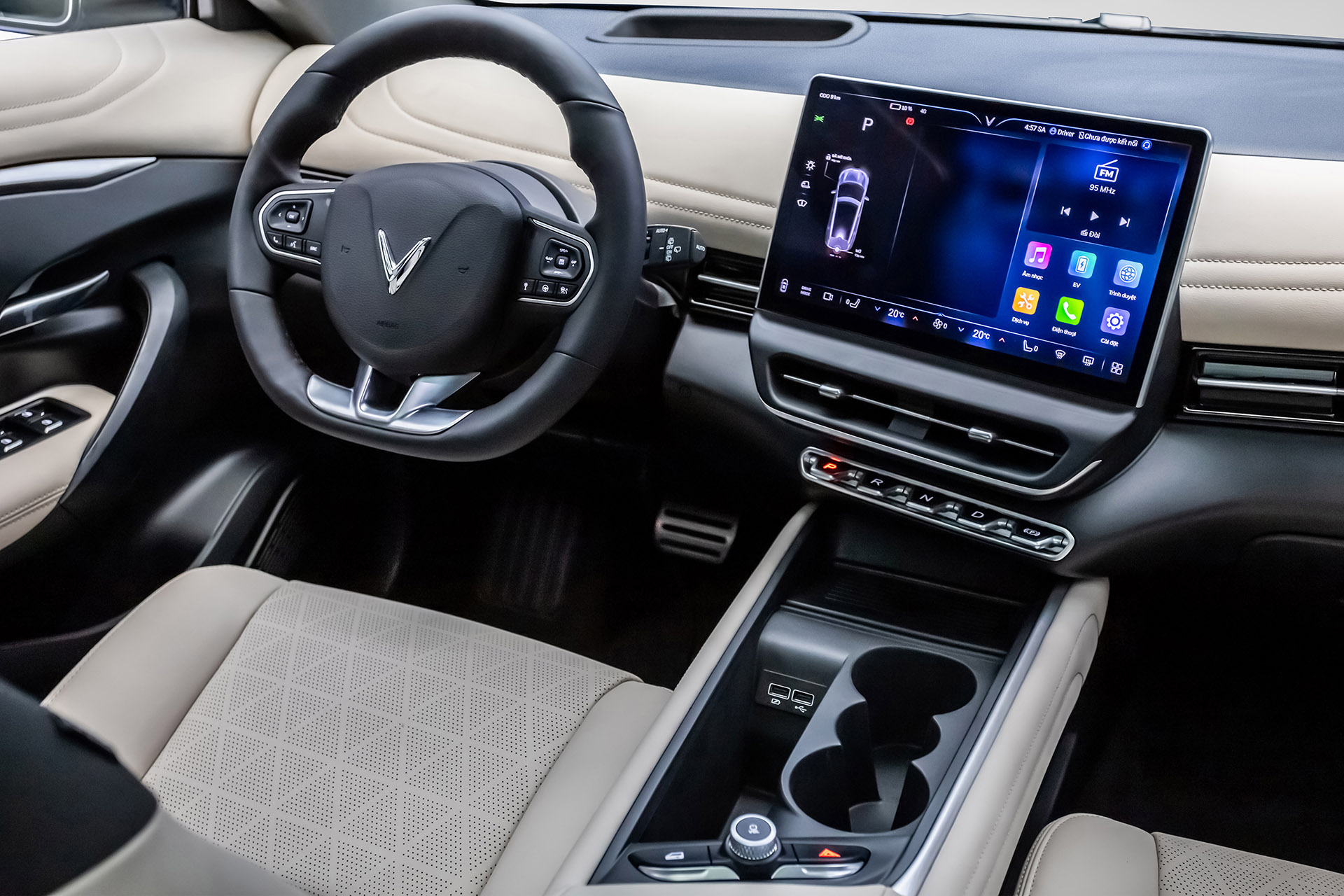 VinFast ra mắt xe điện thông minh VF 7, giá từ 850 triệu đồng - Ảnh 2.