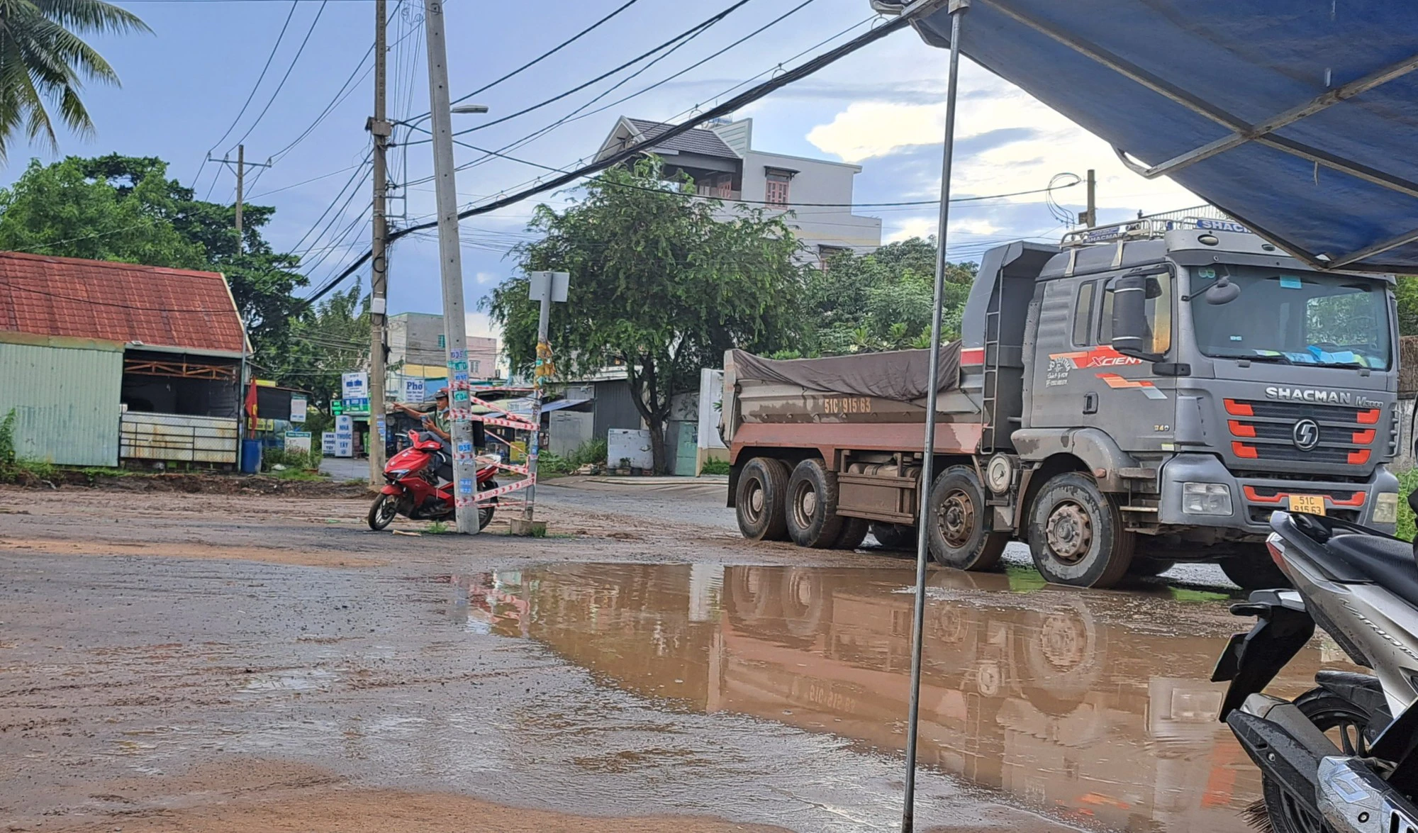 Gamuda Land: Dự án không phép làm nát đường, nứt nhà dân - Ảnh 4.