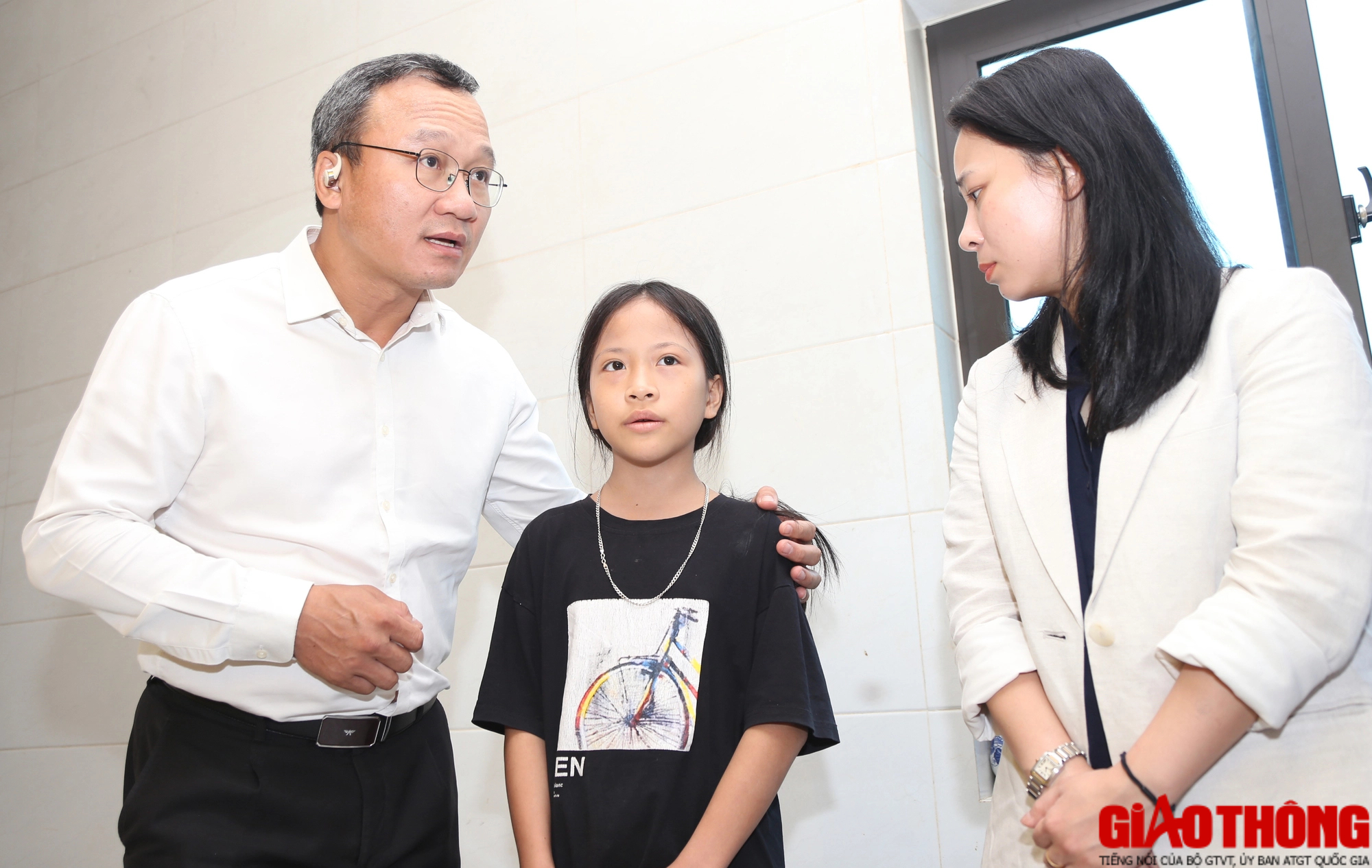 Ủy ban ATGT Quốc gia thăm hỏi gia đình các nạn nhân TNGT có hoàn cảnh khó khăn ở Nghệ An - Ảnh 4.