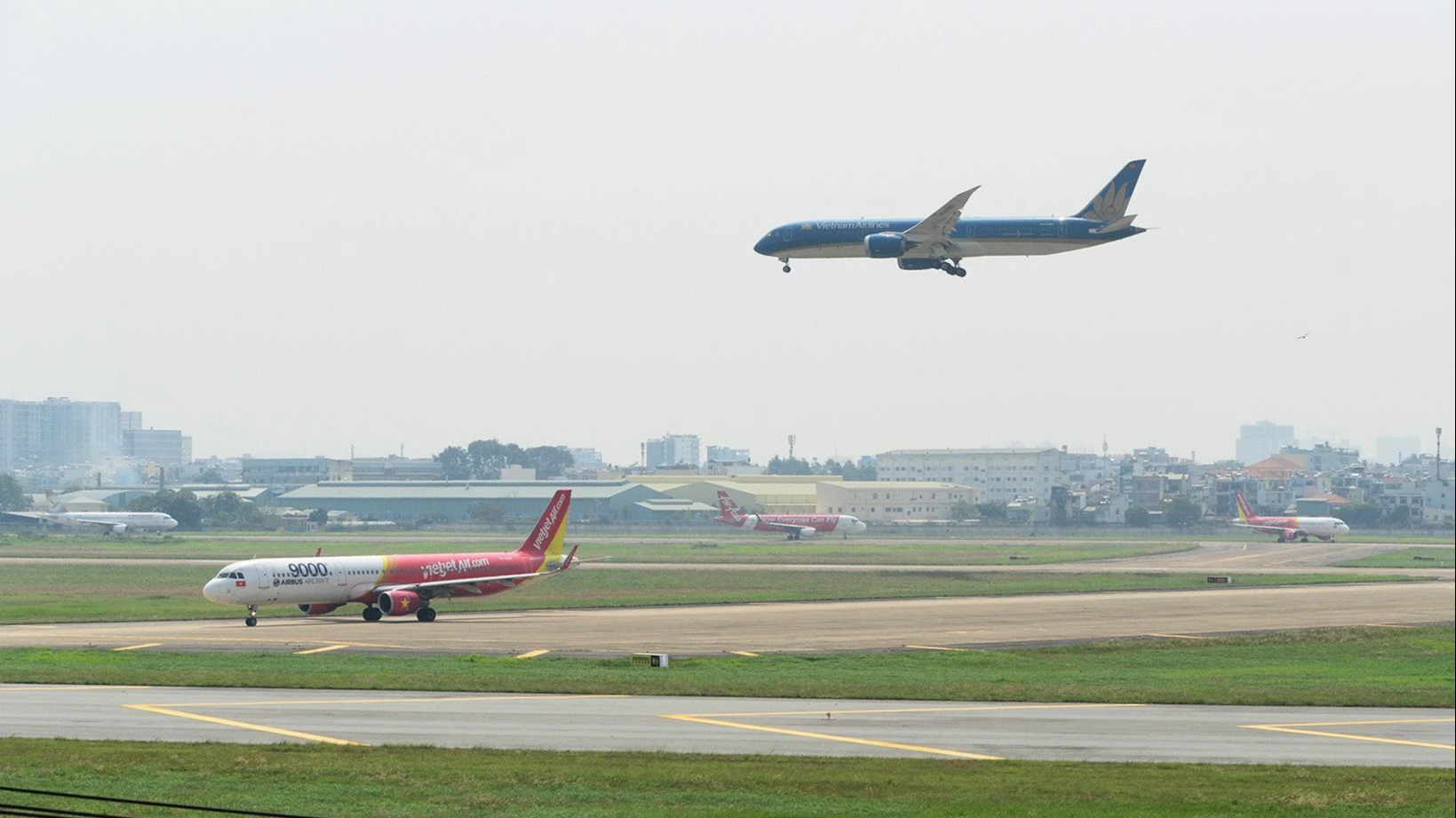 Sân bay Tân Sơn Nhất sắp bổ sung nhiều hạng mục quan trọng - Ảnh 1.