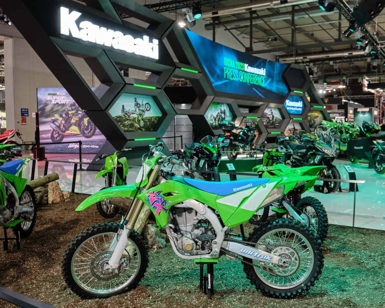 Kawasaki bị trộm xe tại triển lãm - Ảnh 2.