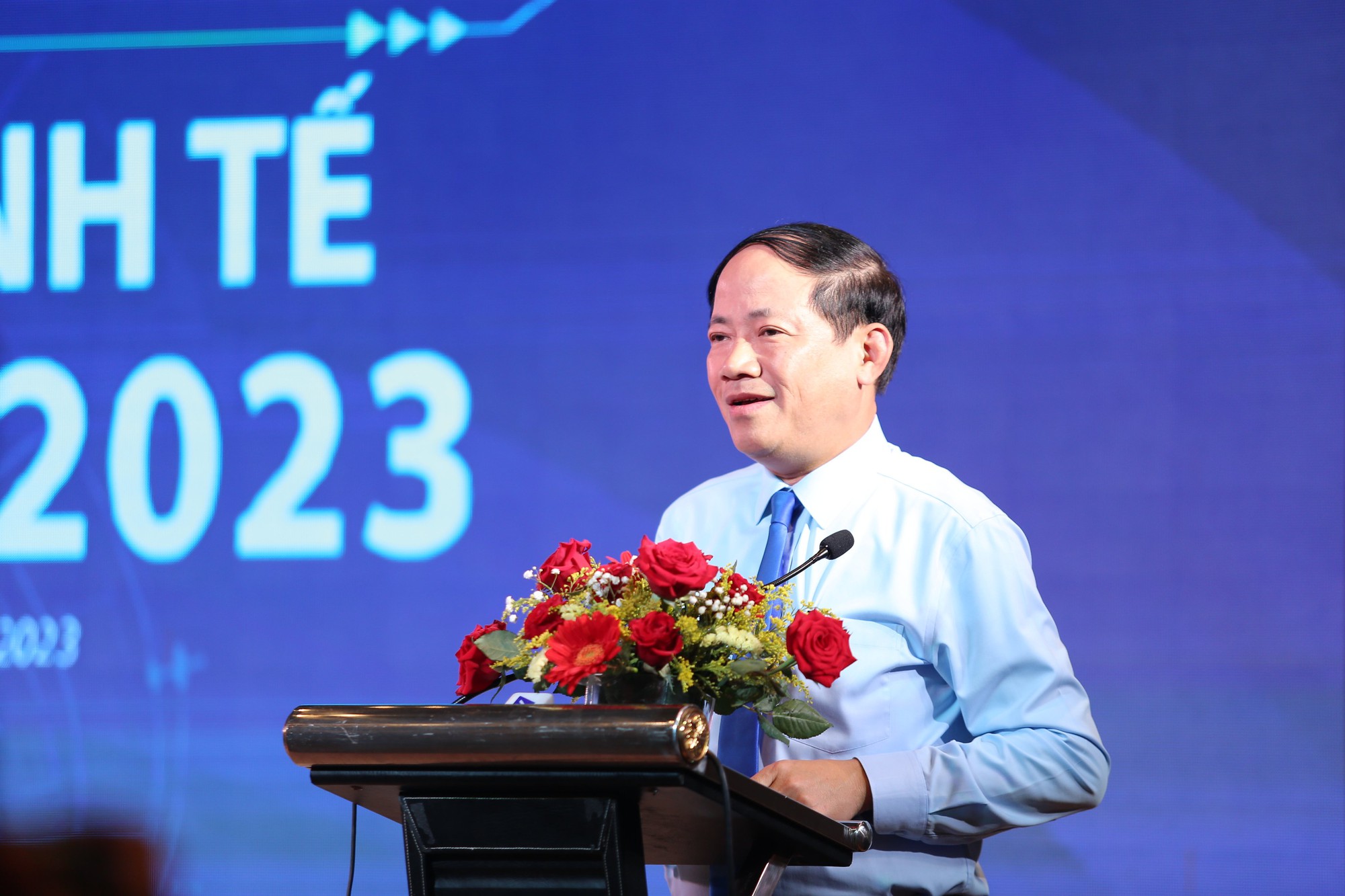 Chủ tịch Bình Định: Xử lý người đứng đầu bao che, dung túng trong đảm bảo ATGT - Ảnh 1.