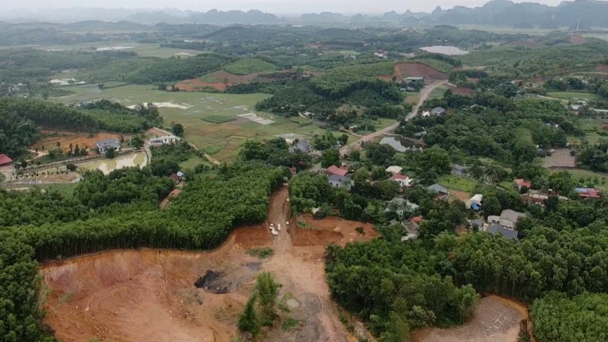 Hoà Bình: Vướng 300m đất của 7 hộ dân, dự án 80 tỷ chậm tiến độ - Ảnh 1.