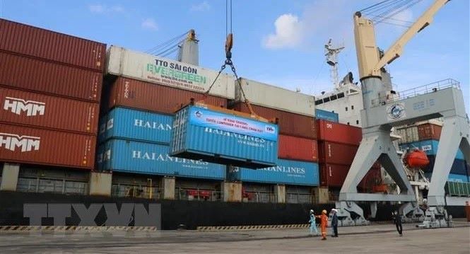 Thêm hãng tàu mở tuyến vận chuyển container quốc tế qua cảng Chân Mây - Ảnh 2.