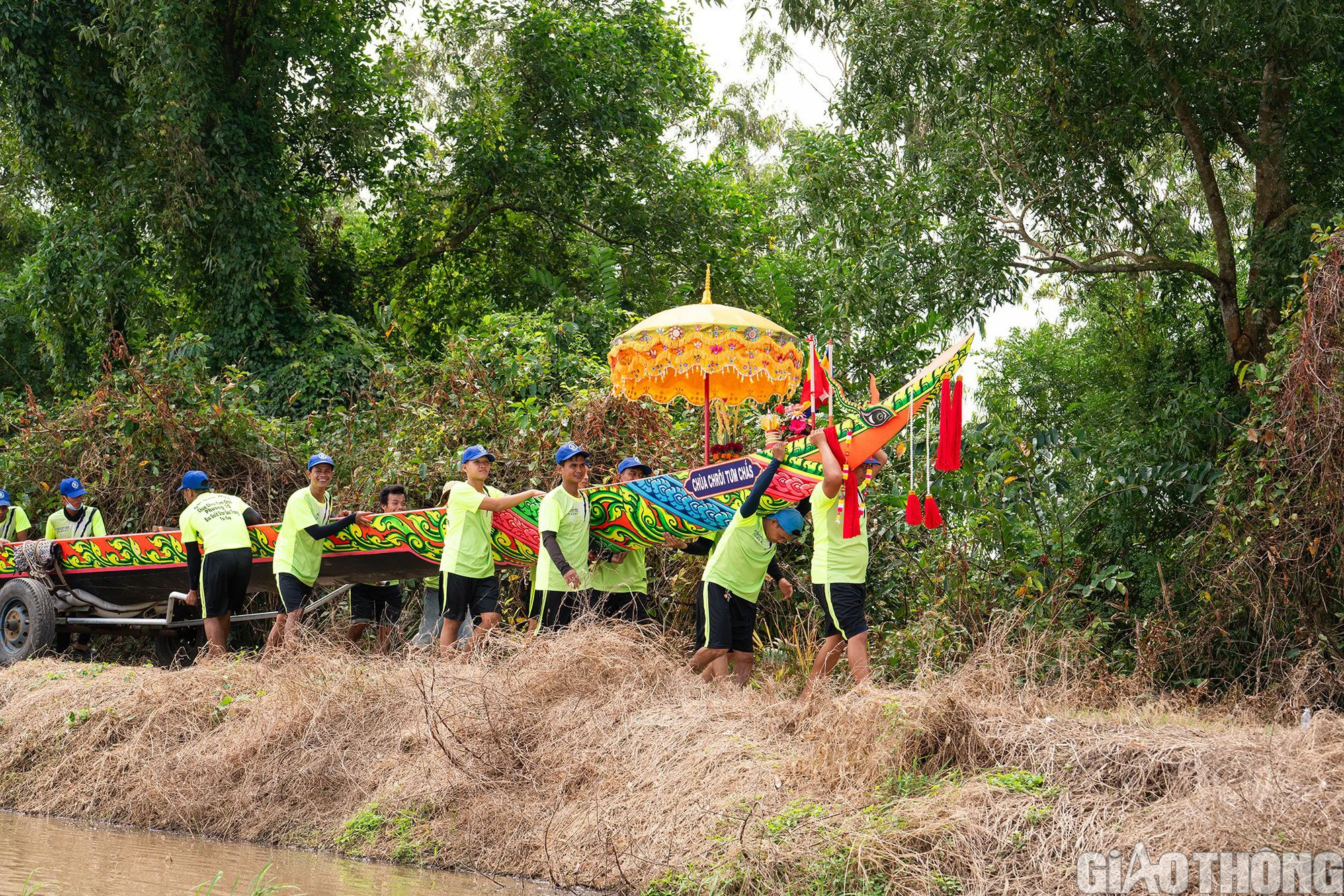 Nhộn nhịp mùa đua ghe ngo Sóc Trăng - Ảnh 9.