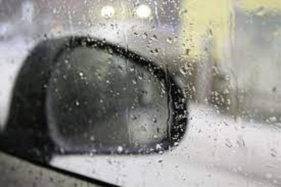 Sấy gương – Trang bị giúp lái xe an toàn hơn khi trời mưa - Ảnh 1.