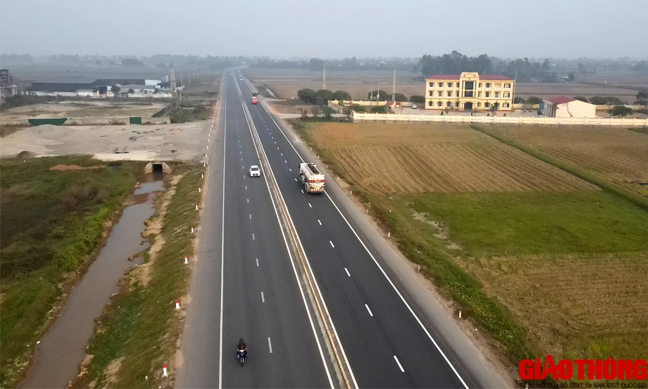 Đường nối 2 cao tốc qua Hà Nam, Hưng Yên đẹp hút hồn khi nhìn từ trên cao - Ảnh 15.