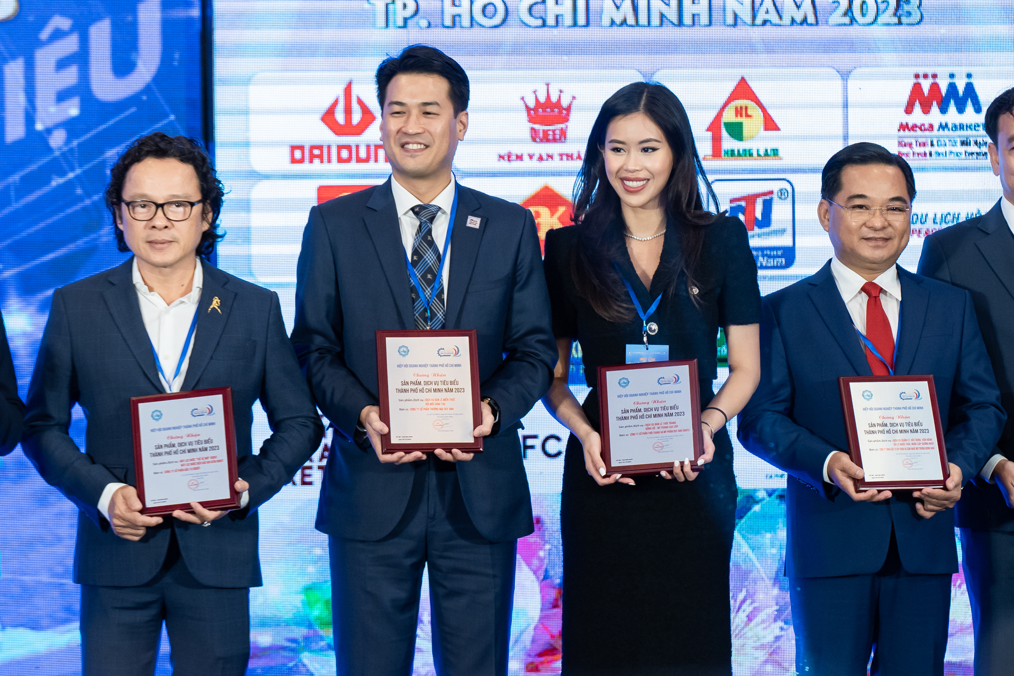 DAFC do Tiên Nguyễn điều hành nhận giải thưởng doanh nghiệp xuất sắc - Ảnh 1.