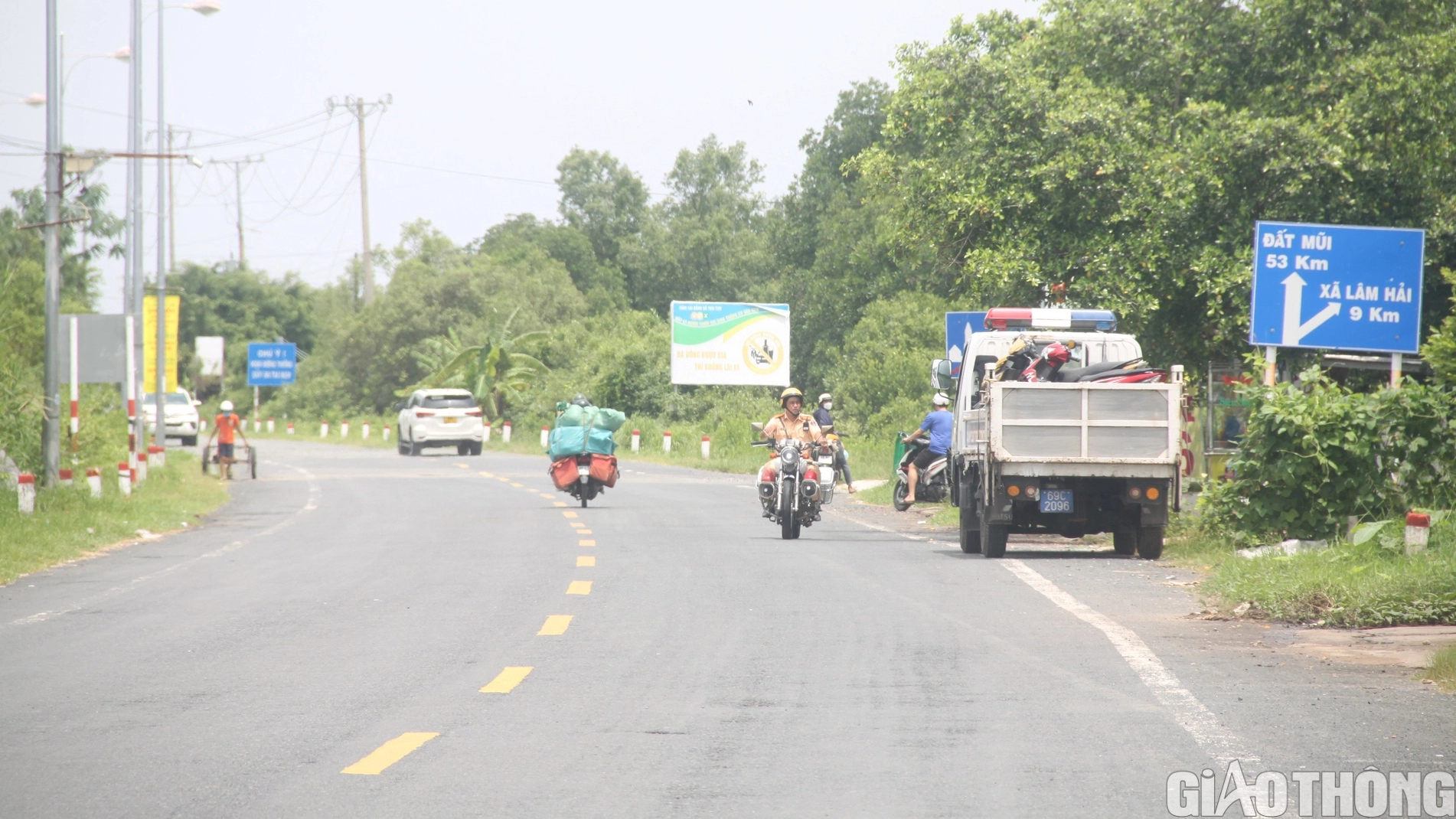 Chủ tịch tỉnh Cà Mau ra “tối hậu thư” quyết tâm làm dừng, giảm tai nạn giao thông - Ảnh 2.