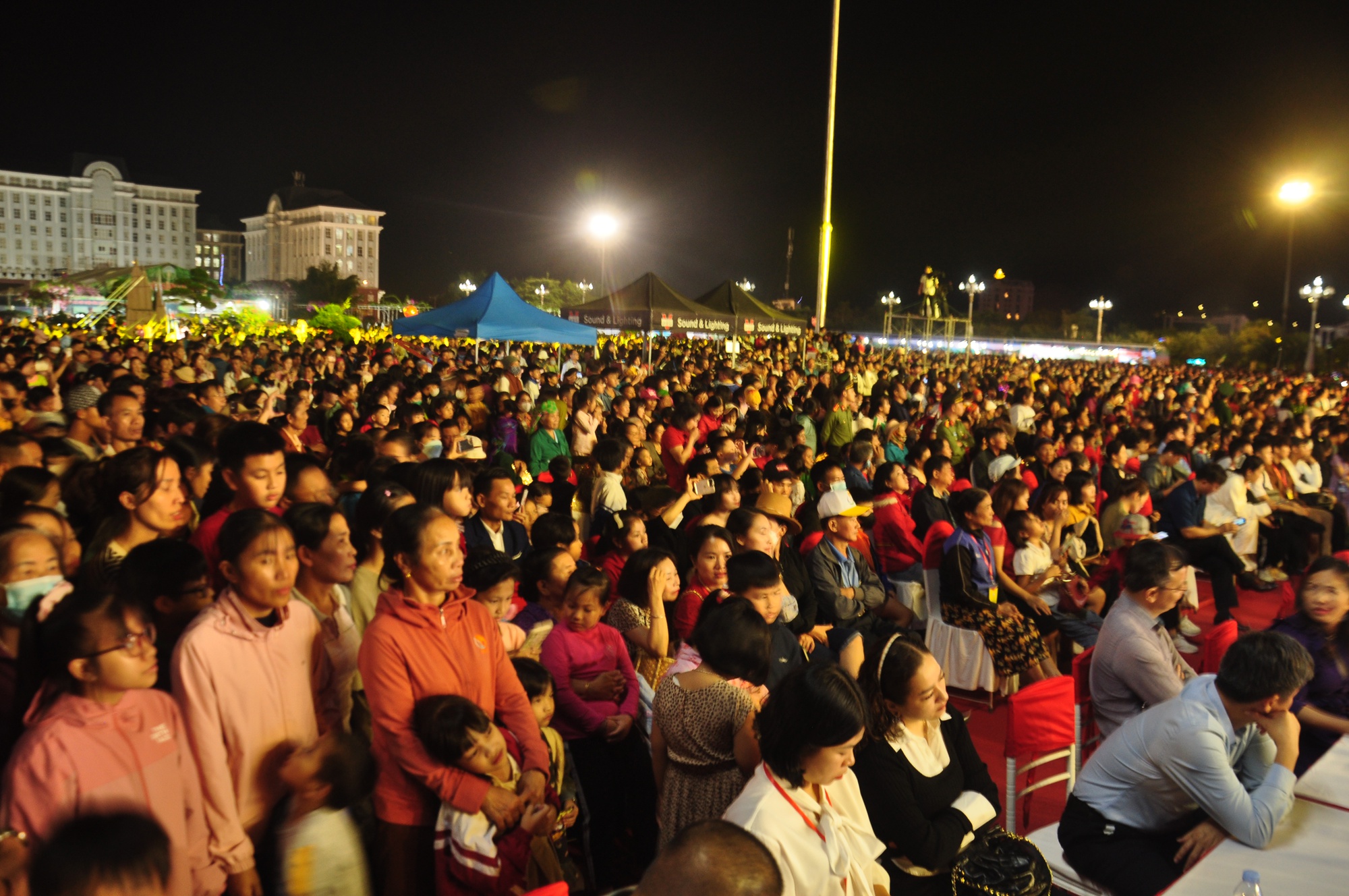 Cận cảnh lễ khai mạc Ngày hội Văn hóa các dân tộc có số dân dưới 10.000 người lần thứ I - Ảnh 3.
