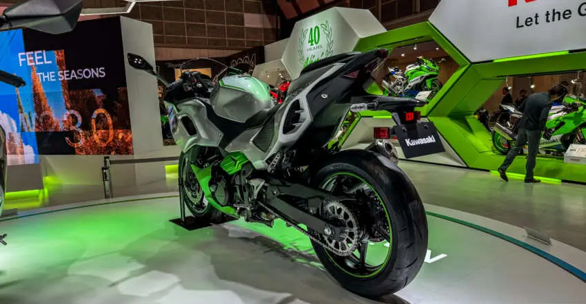 Kawasaki Ninja 7 Hybrid 2024 chính thức lộ diện - Ảnh 4.