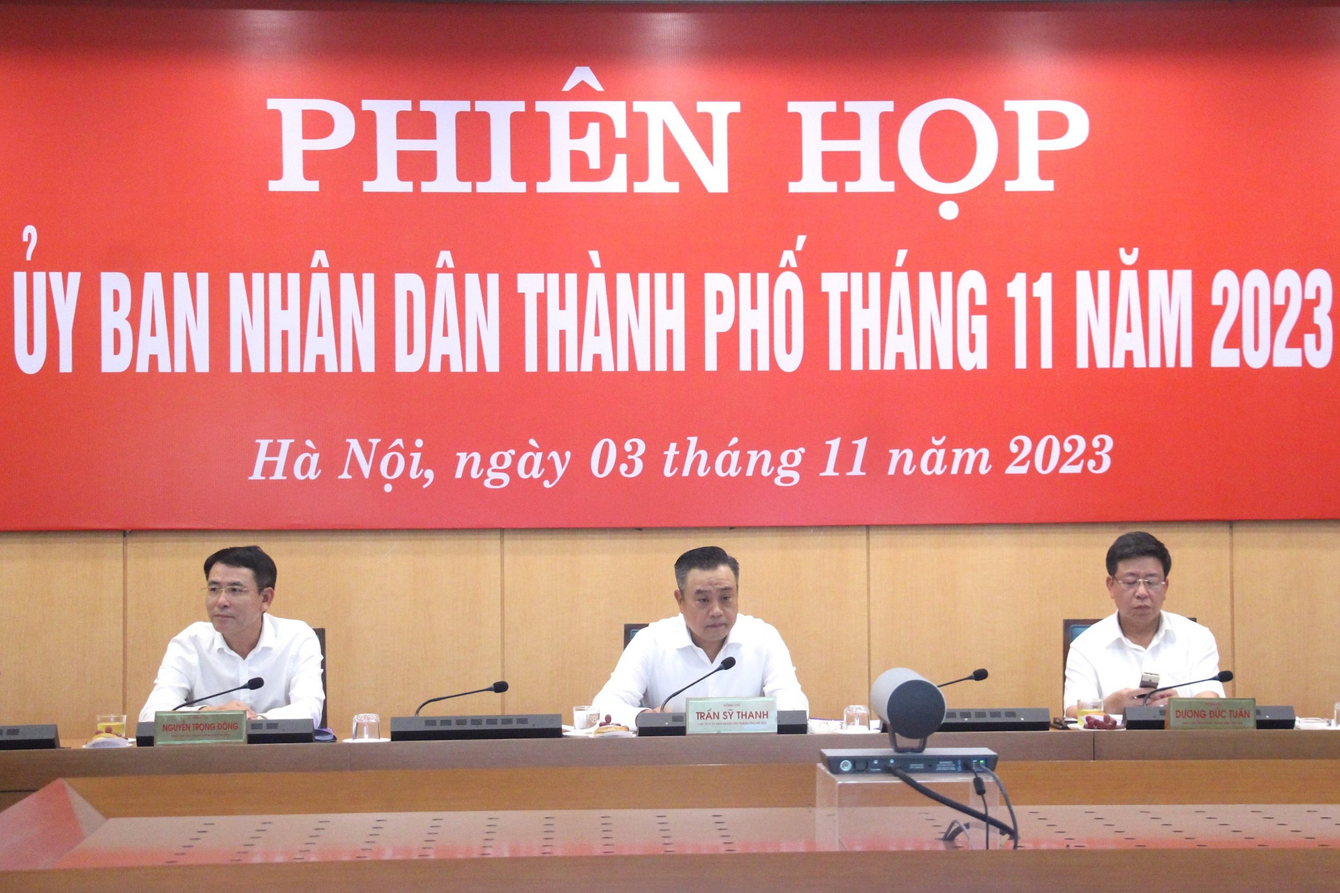 Hà Nội xem xét số lượng biên chế cán bộ, công chức cấp xã năm 2024 - Ảnh 1.
