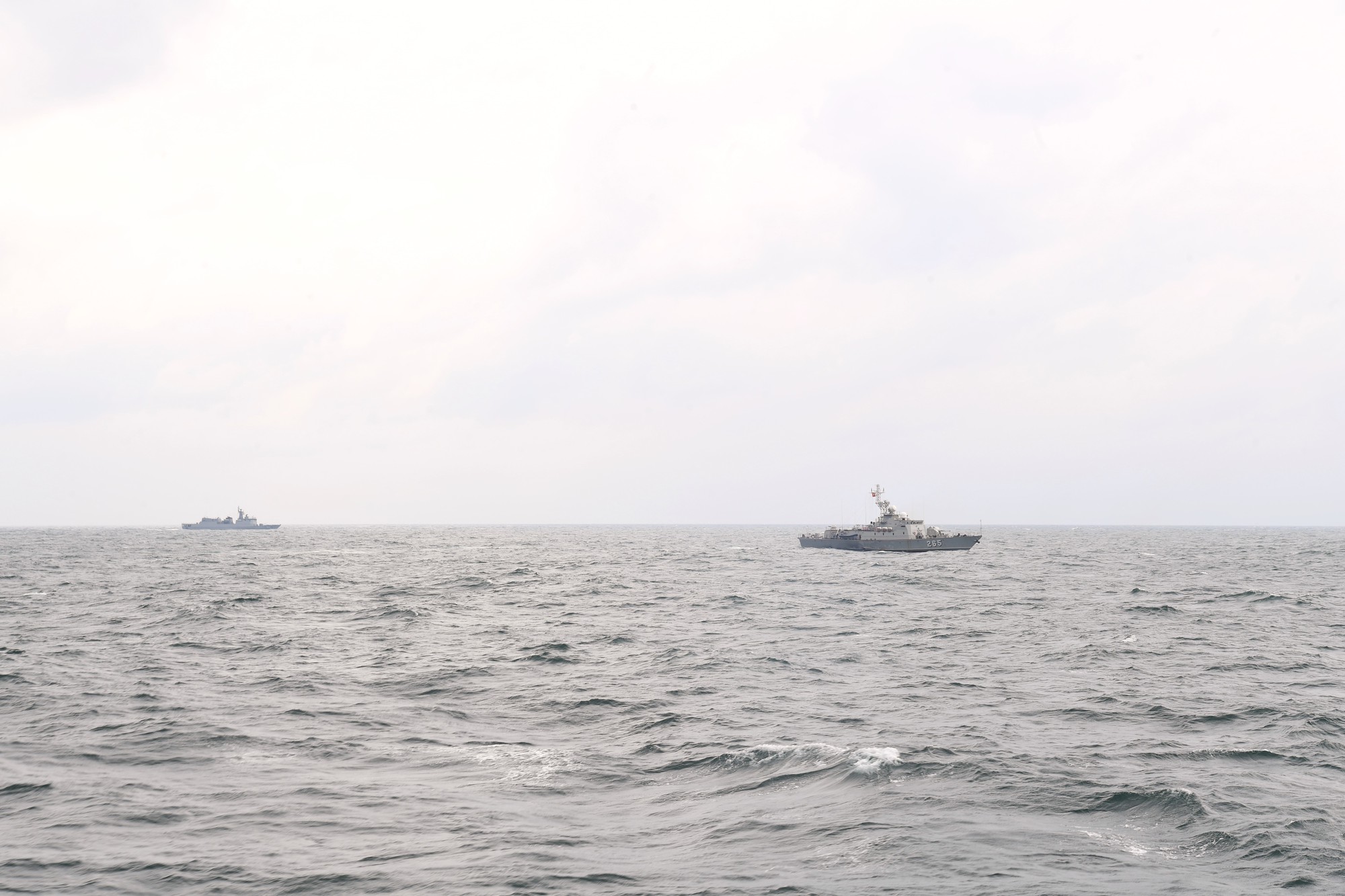 Hải quân Việt Nam và Hải quân Thái Lan phối hợp tuần tra chung trên biển - Ảnh 4.
