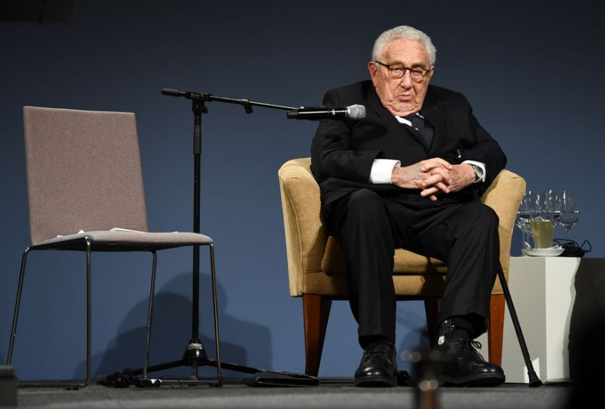Henry Kissinger - 1 trong những nhà ngoại giao gây ảnh hưởng và tranh cãi nhất lịch sử Mỹ - Ảnh 1.