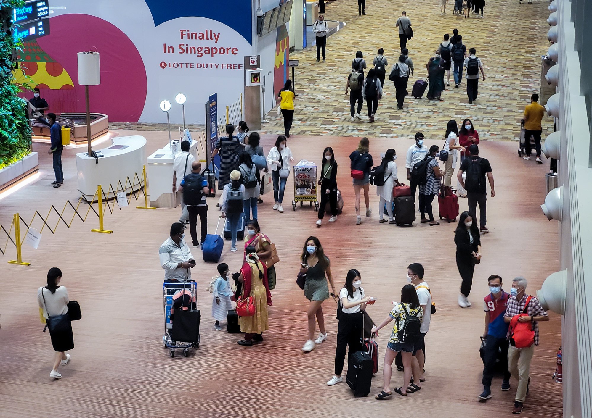 Singapore: Du khách Trung Quốc bị phạt tù vì tìm cách hối lộ nhân viên sân bay - Ảnh 1.