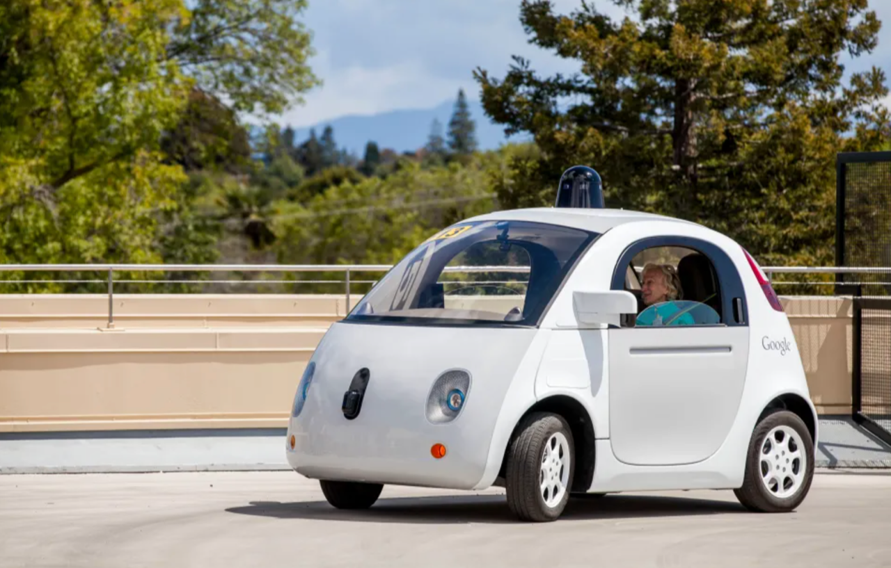 Cận cảnh nguyên mẫu xe tự lái đầu tiên của ông lớn Google - Ảnh 2.