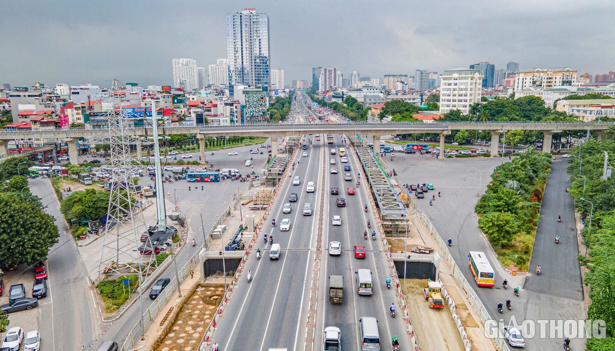 Hai đơn nguyên cầu đô thị nút giao Mai Dịch dần thành hình sau 9 tháng thi công  - Ảnh 13.