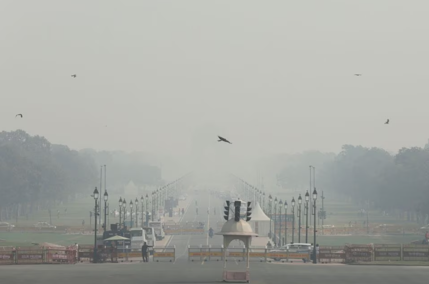 Thủ đô Ấn Độ hạn chế phương tiện giao thông để giảm thiểu ô nhiễm không khí - Ảnh 1.