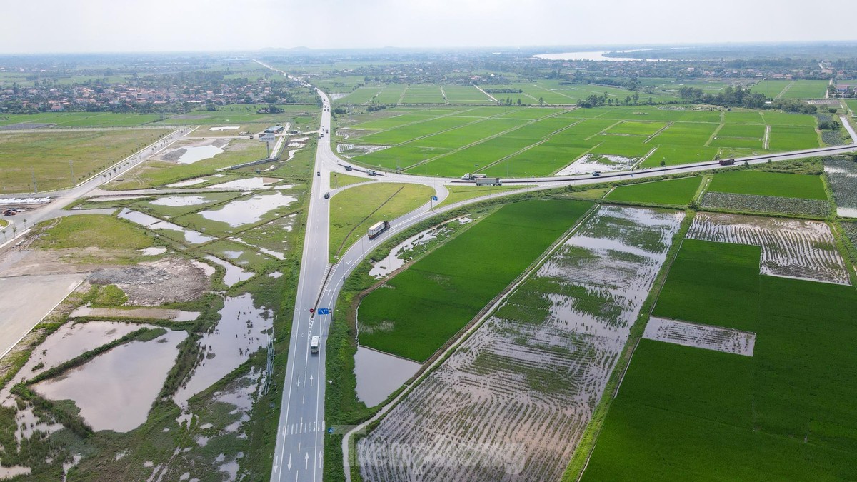 Bộ GTVT thúc tiến độ hoàn thành đường nối hai cao tốc lớn - Ảnh 1.