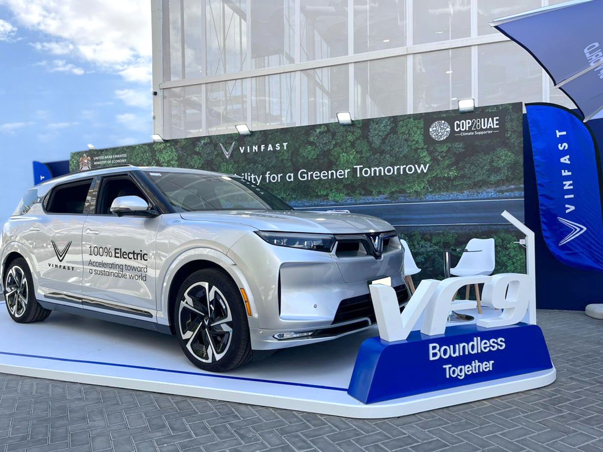 VinFast là doanh nghiệp Việt Nam duy nhất trưng bày xe tại Hội nghị COP28 - Ảnh 1.