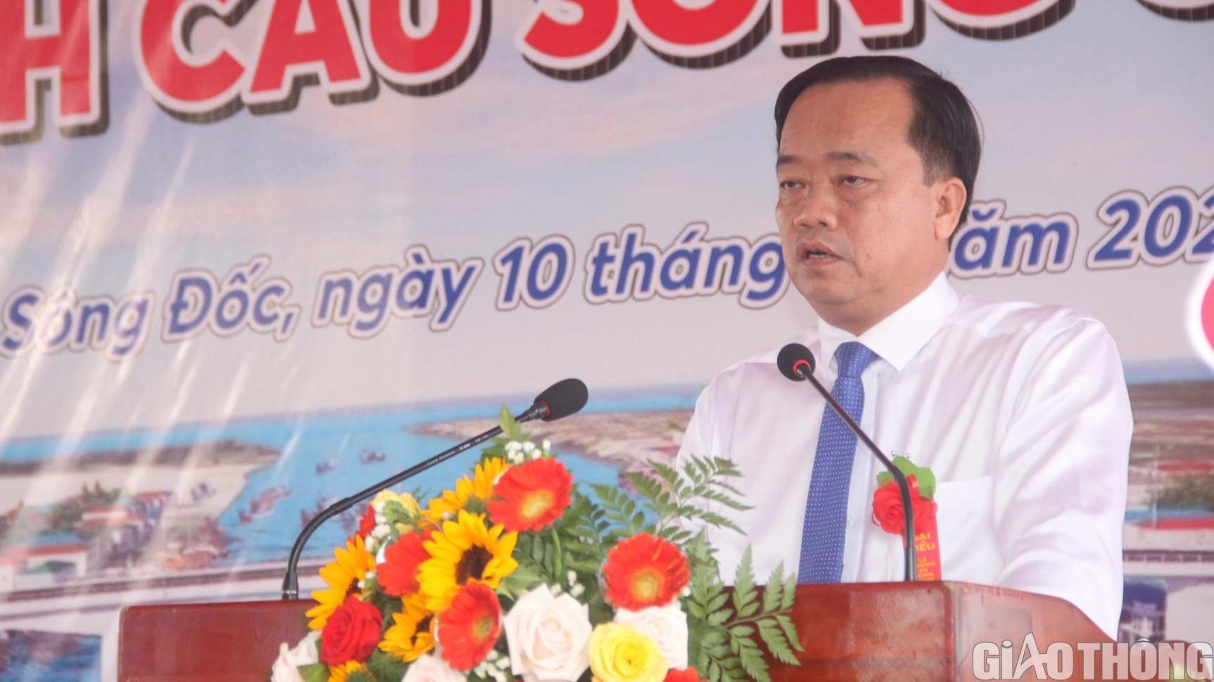 Phó thủ tướng dự lễ thông xe cầu Sông Ông Đốc hơn 690 tỷ đồng ở Cà Mau - Ảnh 2.