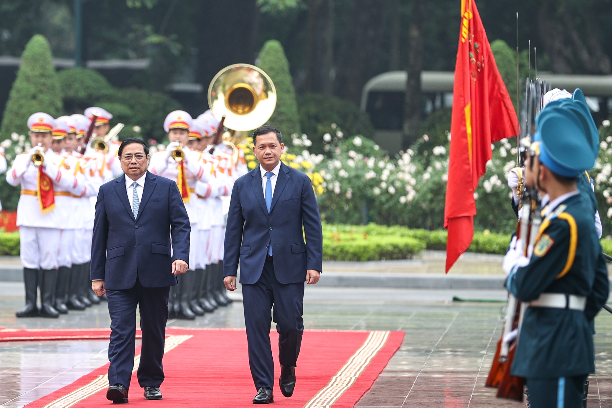 Cận cảnh lễ đón Thủ tướng Campuchia Hun Manet lần đầu thăm Việt Nam - Ảnh 4.