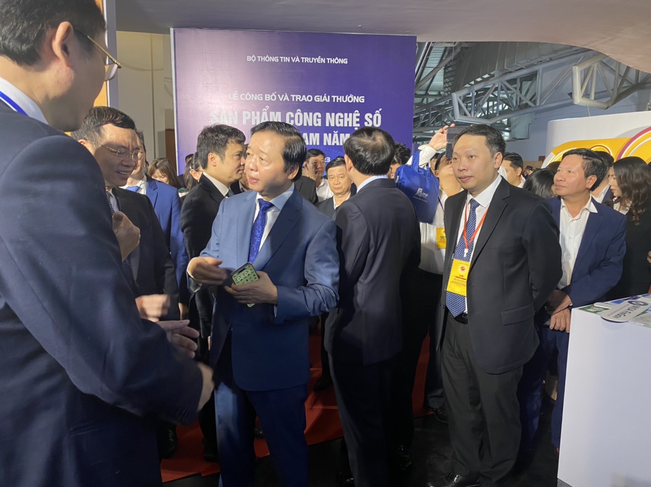 Khai mạc Diễn đàn Quốc gia về phát triển doanh nghiệp công nghệ số Việt Nam lần thứ V - Ảnh 1.