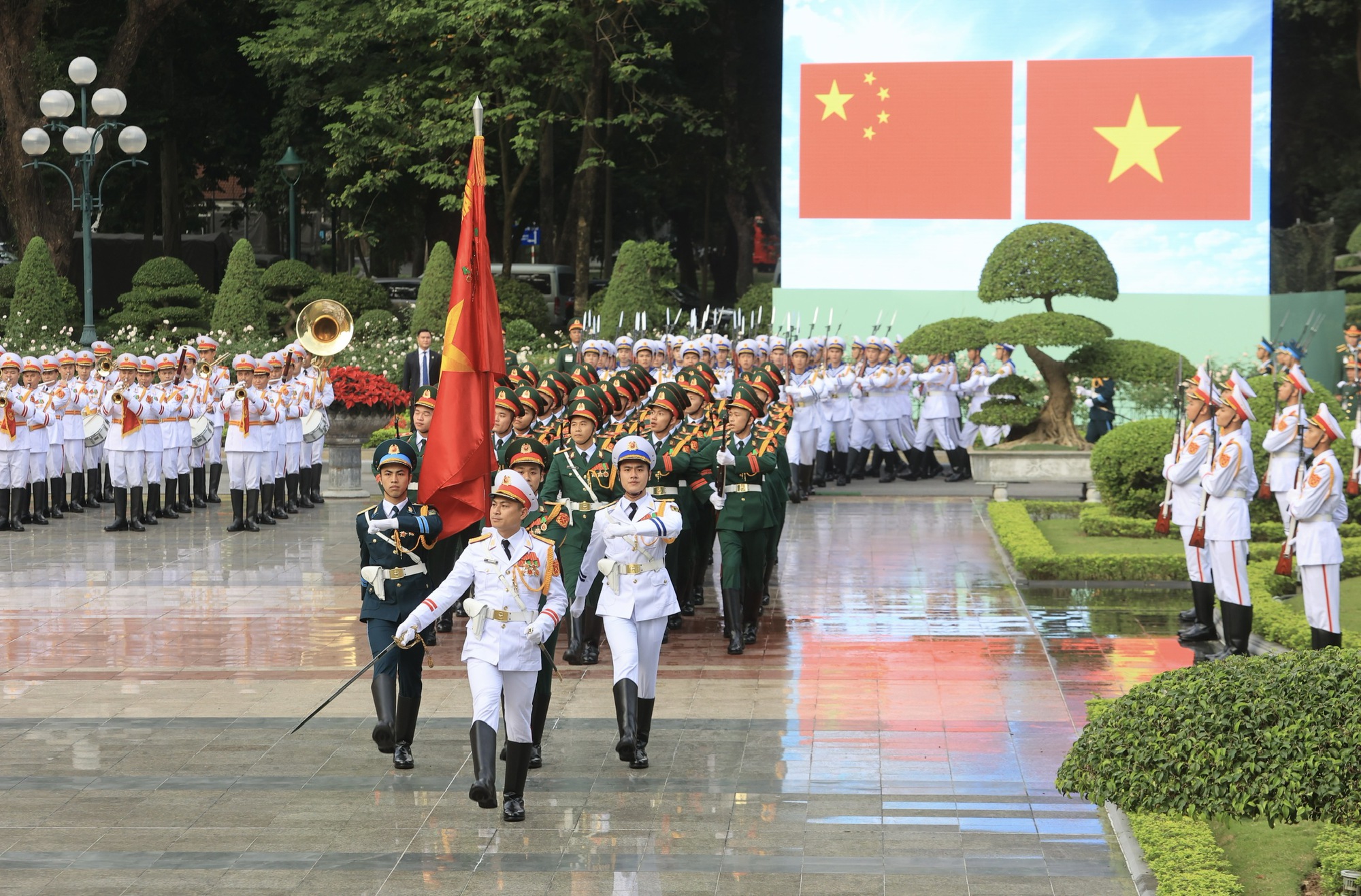 Tổng Bí thư Nguyễn Phú Trọng chủ trì lễ đón Tổng bí thư, Chủ tịch Tập Cận Bình - Ảnh 4.