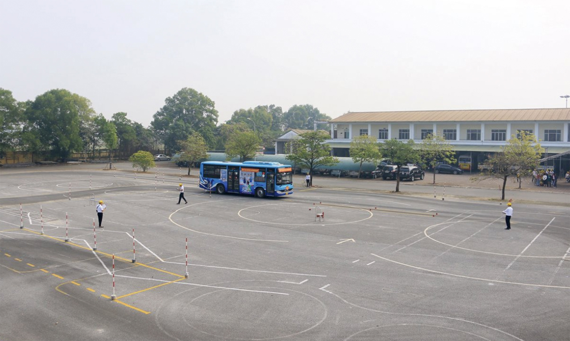 Lan tỏa tinh thần Vô lăng vàng ở doanh nghiệp buýt - Ảnh 3. Lan tỏa tinh thần Vô lăng vàng ở doanh nghiệp buýt - Ảnh 3.